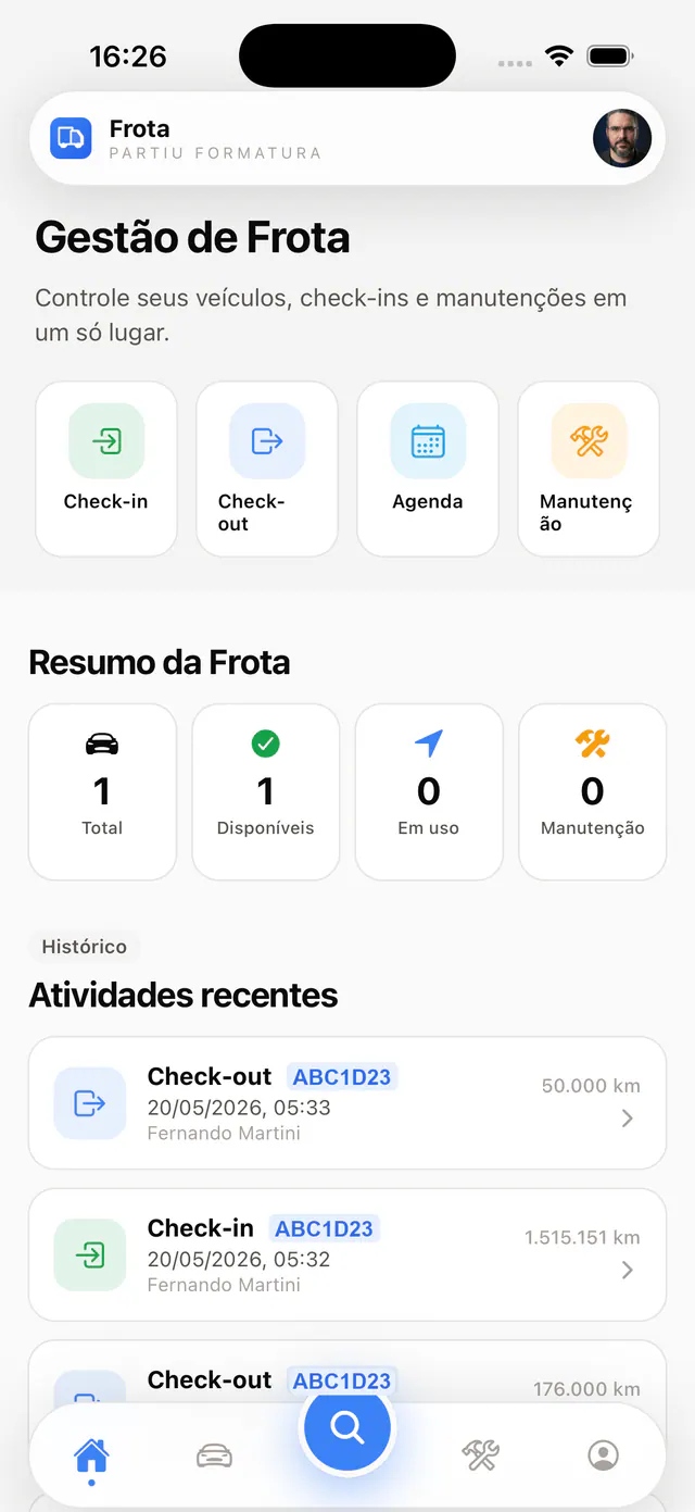 Pantalla de inicio de Partiu Frota con el resumen de la flota y la actividad reciente
