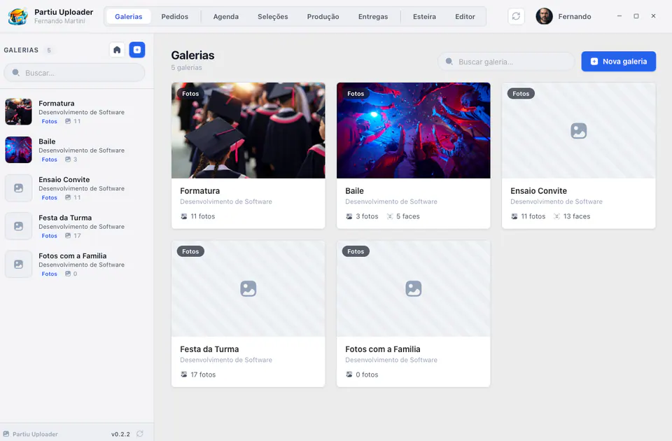 Pantalla de galerías de Partiu Uploader con portadas, número de fotos y rostros reconocidos