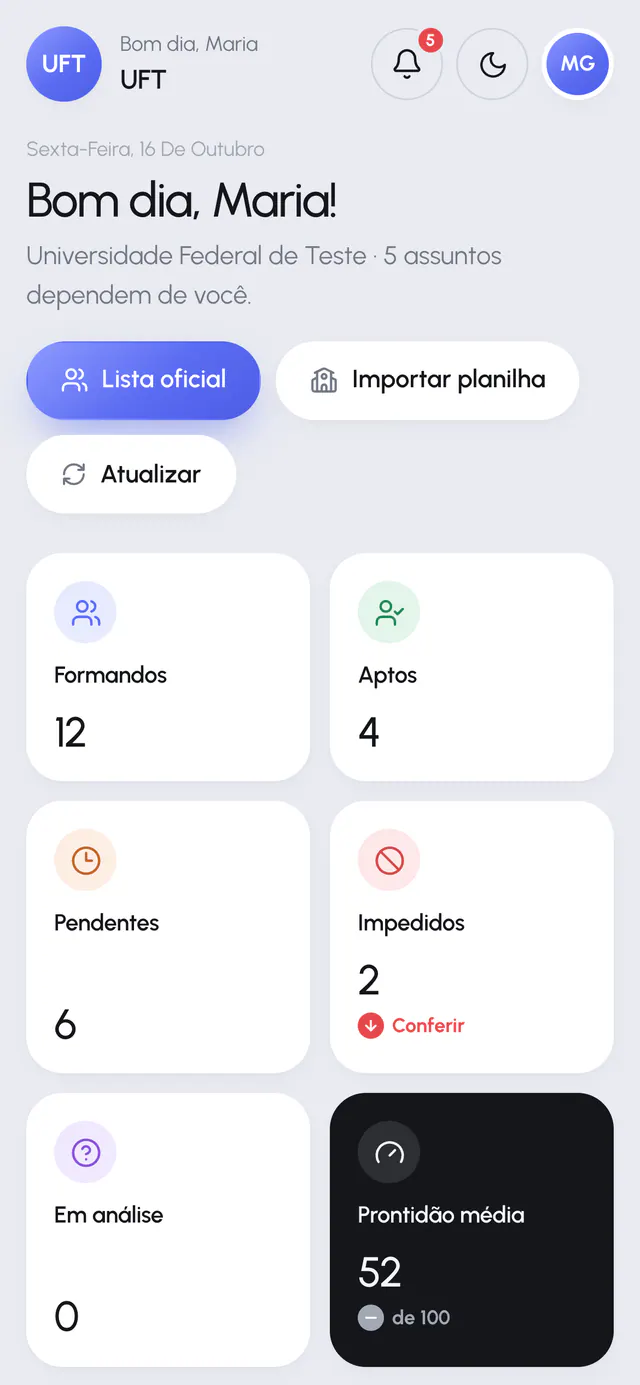 Portal da Instituição aberto no celular, na tela inicial, com a barra de atalhos embaixo